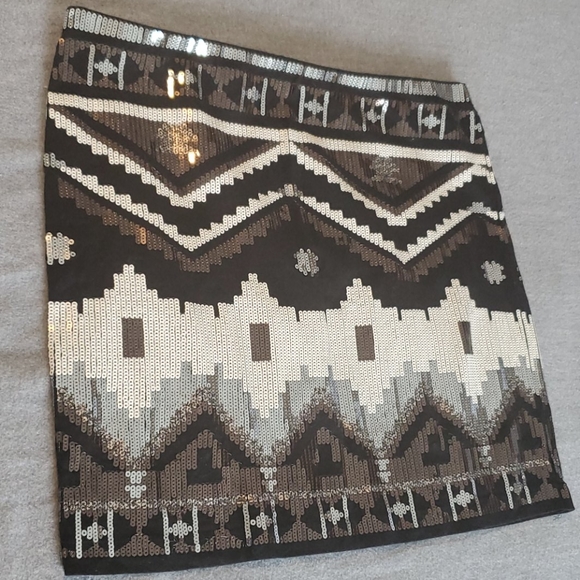 Express Sequence Mini Skirt - Picture 3 of 5